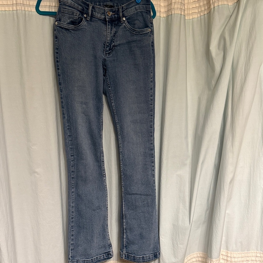 Sz 2 VENUS Haley Boot Cut Blue Jeans